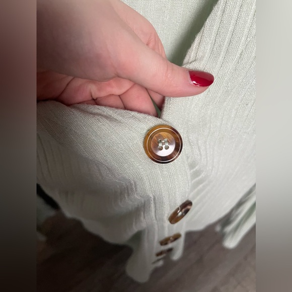 Urban Outfitters Long Sleeve Light Green Button-up Shirt/Cardigan - Picture 3 of 3